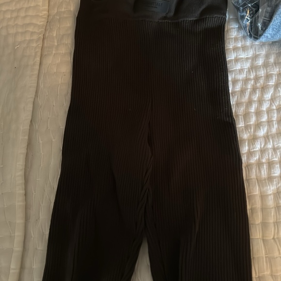 Essentials Fear of God bike shorts size small - Picture 5 of 7